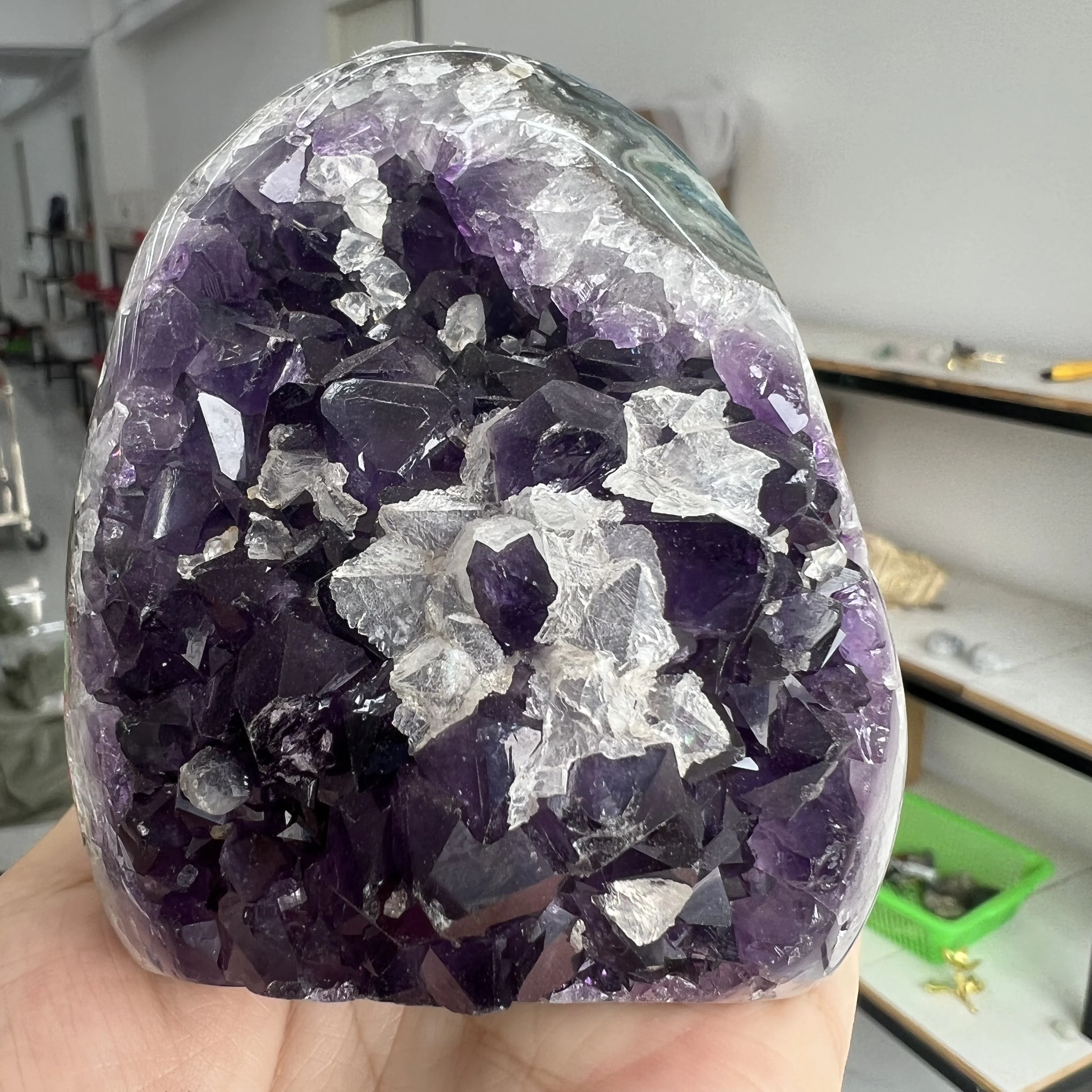 

733g 8.3cm Natural Uruguay Dream Amethyst Quartz Crystal Cluster stand