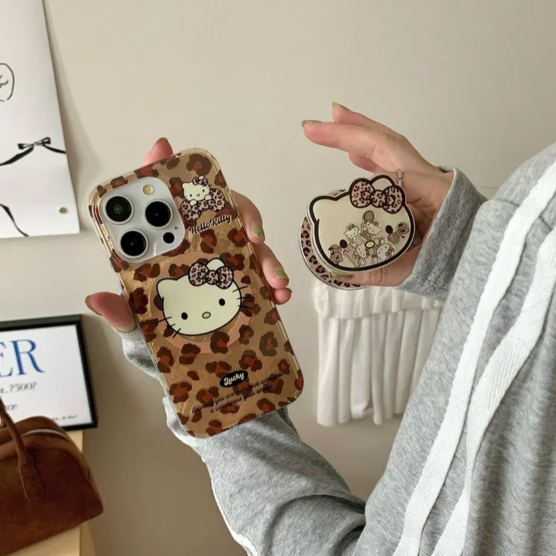 Sanrio Hello Kitty Leopardenmuster Magnethalter Magsafe Wireless Charge Handyhülle für iPhone 16 15 14 13 Pro Max Hard Cover