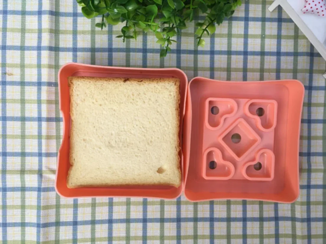 Heart Square Mini Sandwich Mold Cutter And Sealer  Fit For Kids DIY Bread Crust Cutter Fit For Lunch Box Bento Box 1pc