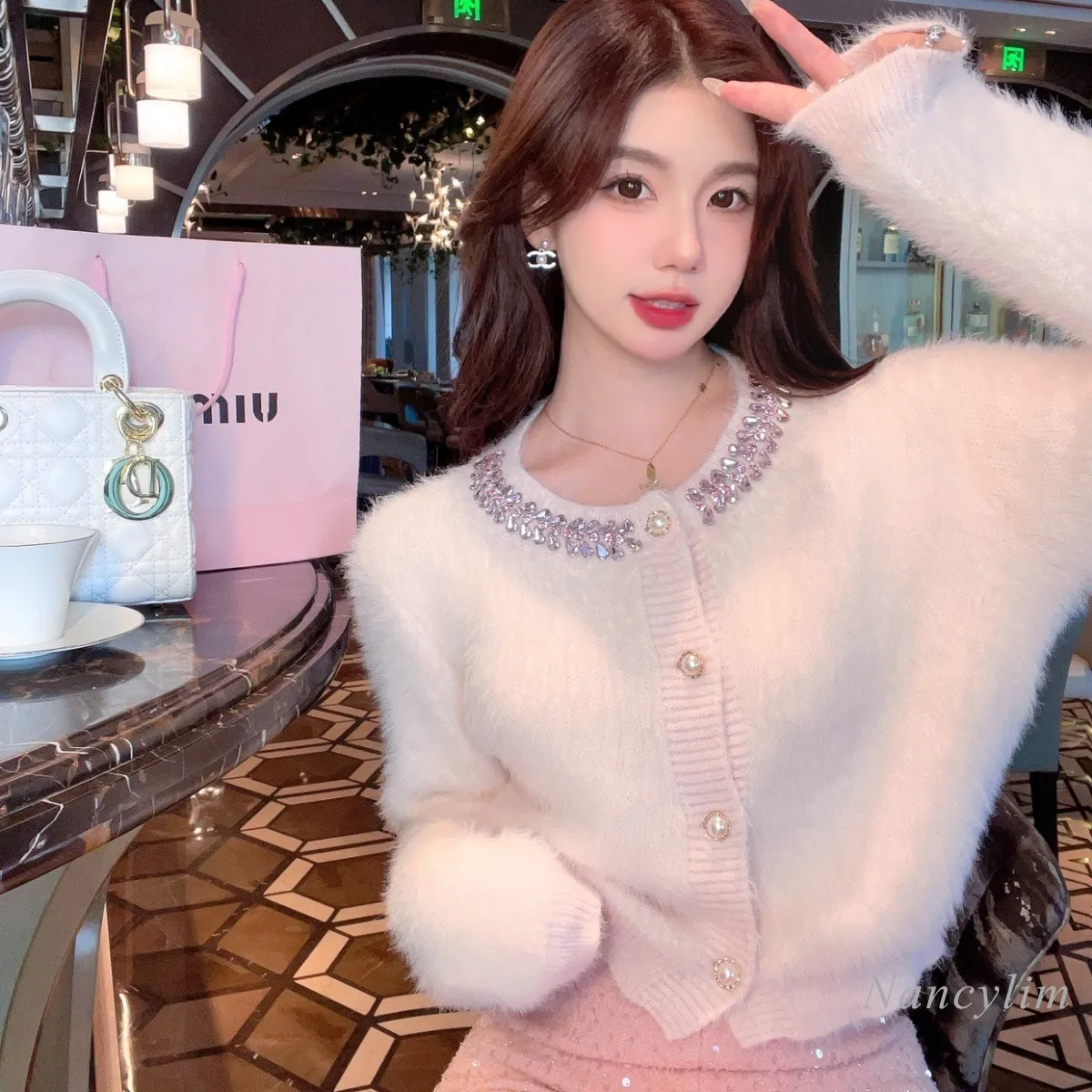 

Diamond-encrusted Round Neck Mink Knitted Cardigan Super Good-looking Sweater Women's Autumn New Elegant Knitwear Top 2024