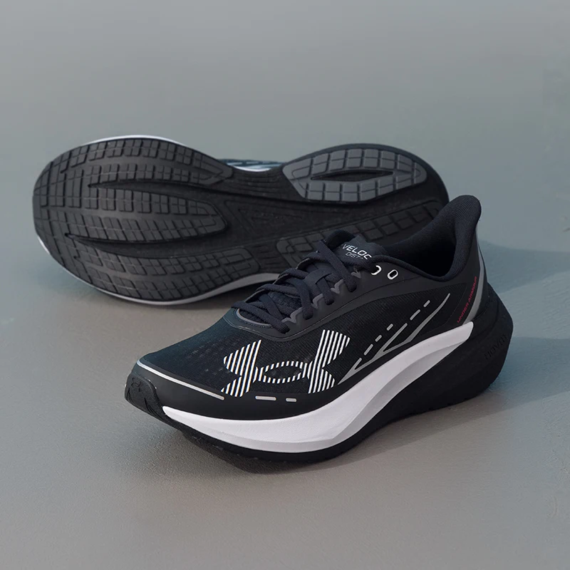 

Under Armour Men's Sports Shoes, Running Shoes, Cushioning and Stability Training Shoes, Lightweight and Breathable Fitness Running Shoes 6006030-002