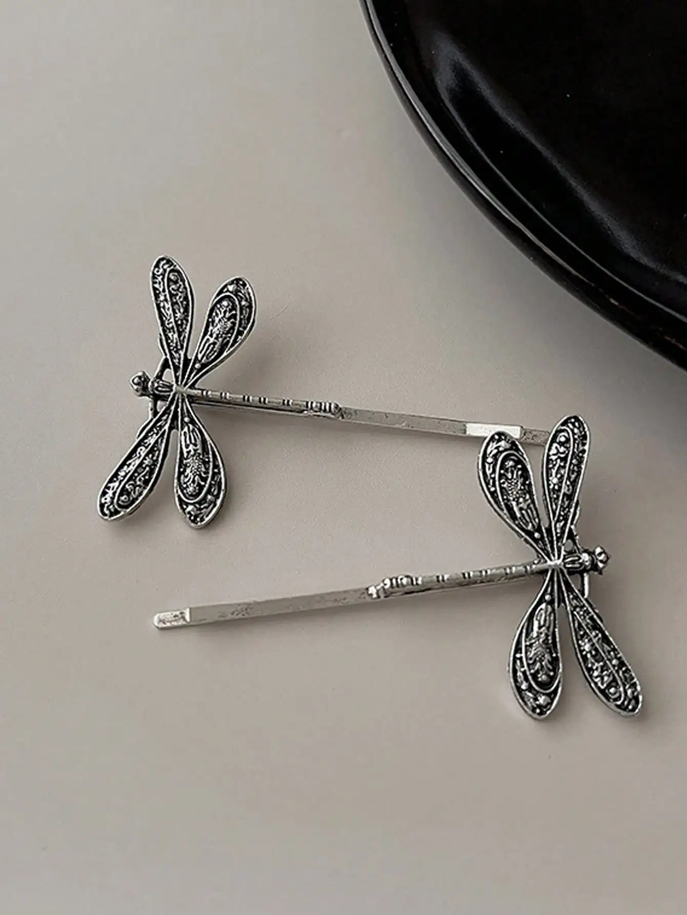

2Pcs Vintage Court Style Dragonfly Hair Clips 5cm Alloy Elegant Women Daily Dating Party Hair Accessories