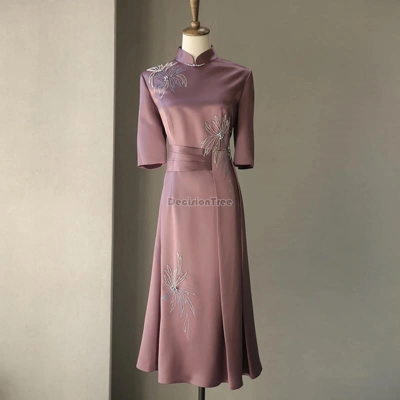 

2025 chinese improved traditional elegant satin stand collar half sleeve cheongsam dress embroidery slimming party qipao dress