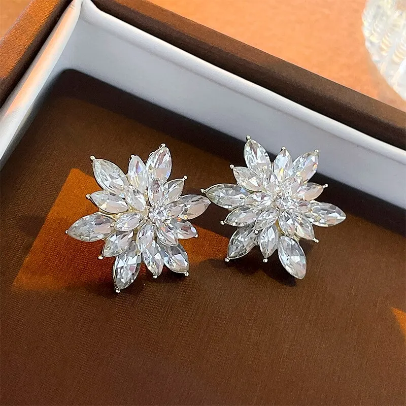 Sparkling Rhinestone Crystal Earrings For Women Fashion Flower Stud Earring Luxury Designer Jewelry For Dinner Party Wedding A