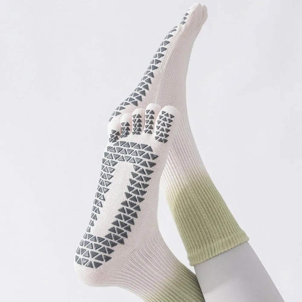 

Silicone Grip Yoga Socks Non Slip Yoga Socks 1 Pair Yoga Toe Socks with Non-slip Gripper Moisture Wicking Mid-calf Women’s