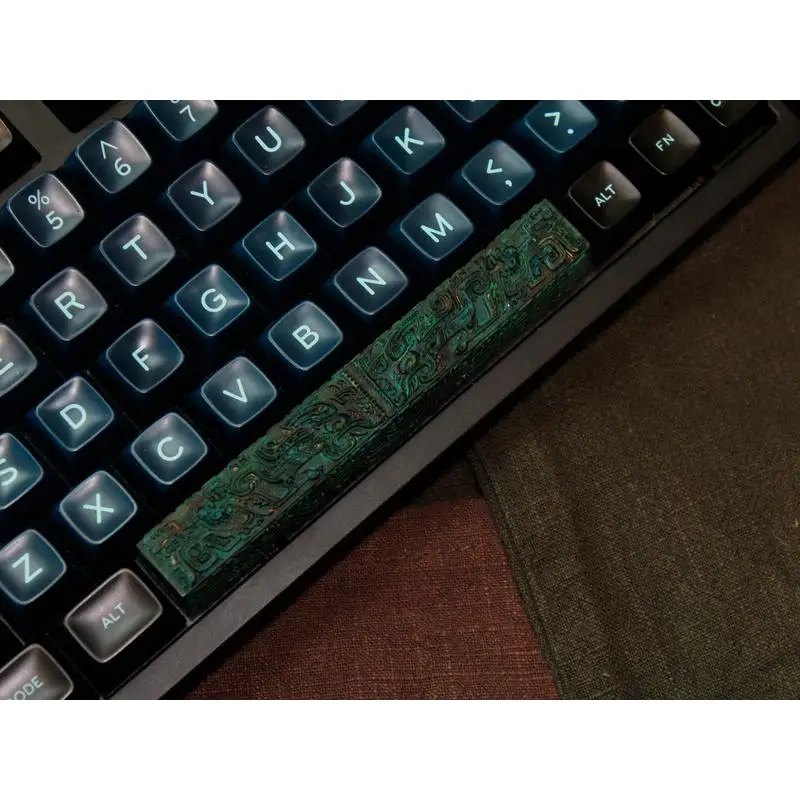 

KIWI Personalized Keycaps with Gluttonous Pattern Customization Space Keycaps Traditional Creative Retro Resin Keycaps