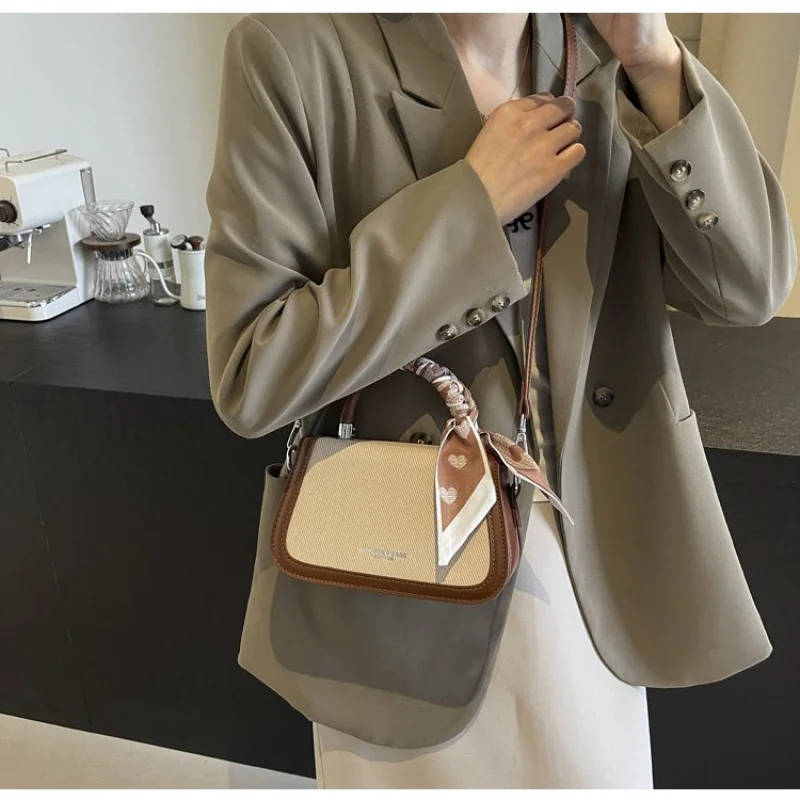 Modna damska torba crossbody wykonana z wysokiej jakości skóry o eleganckim, modnym stylu vintage. ​