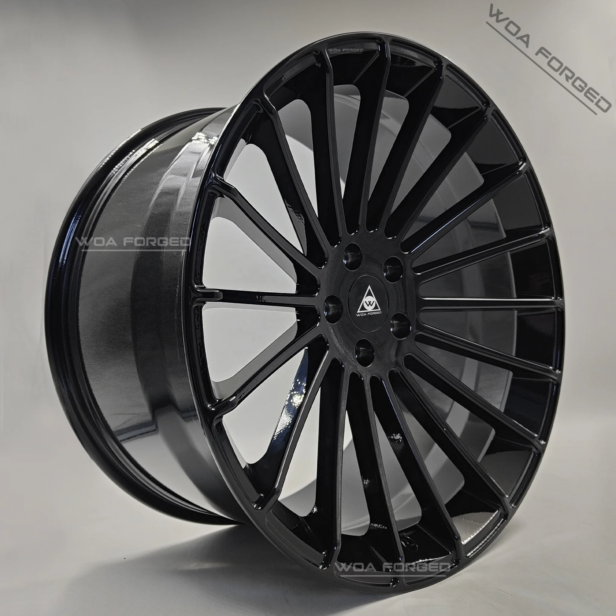 Single piece forged aluminum alloy rims, staggered design for premium vehicle styling and daily driving use