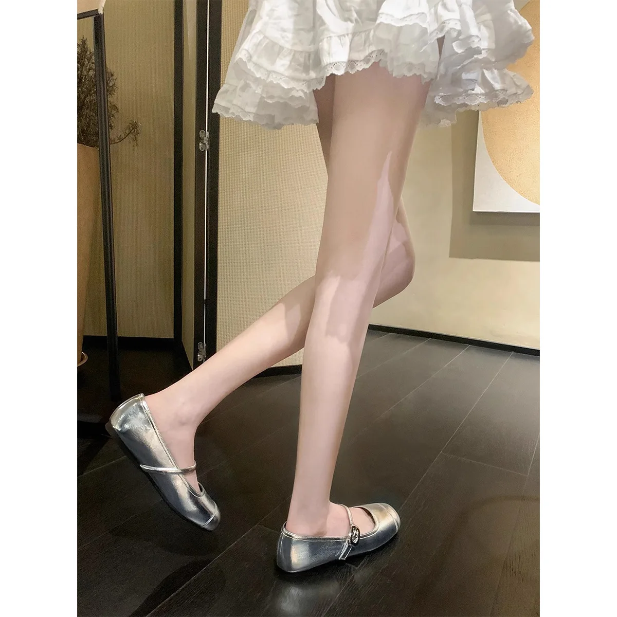 

Silver round toe~ultra soft French square buckle flat bottomed ballet shoes for women Mary Jane single shoes