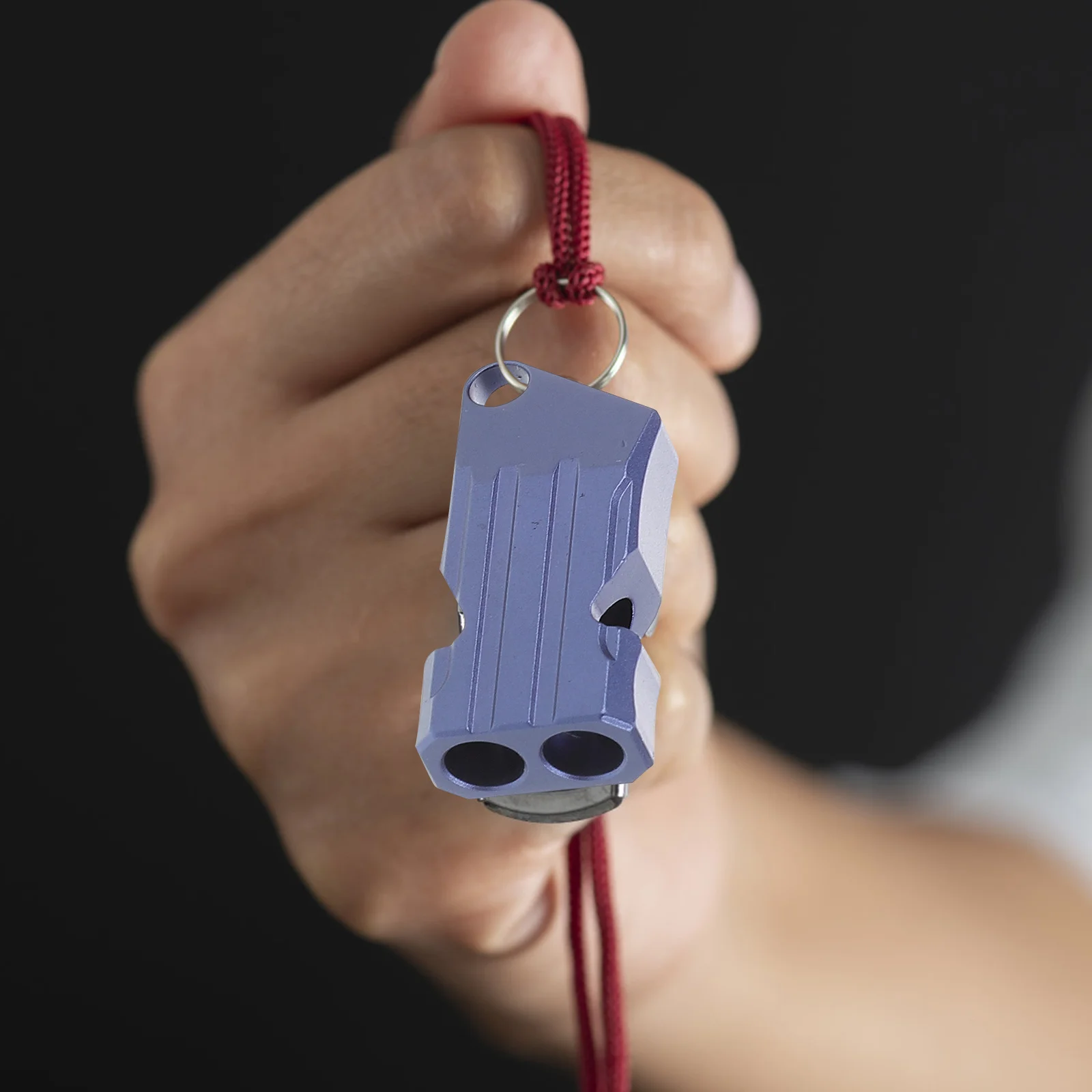 صفارة المشي لمسافات طويلة في حالات الطوارئ بصوت عالٍ متعددة الوظائف لصفارات التخييم الآمنة متعددة الوظائف