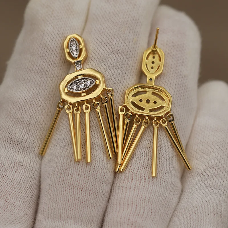 New Sight Design Unique Metal Tassel Stud Earrings for Women Fashion Brand Brand Vintage Crystal Earrings Gift