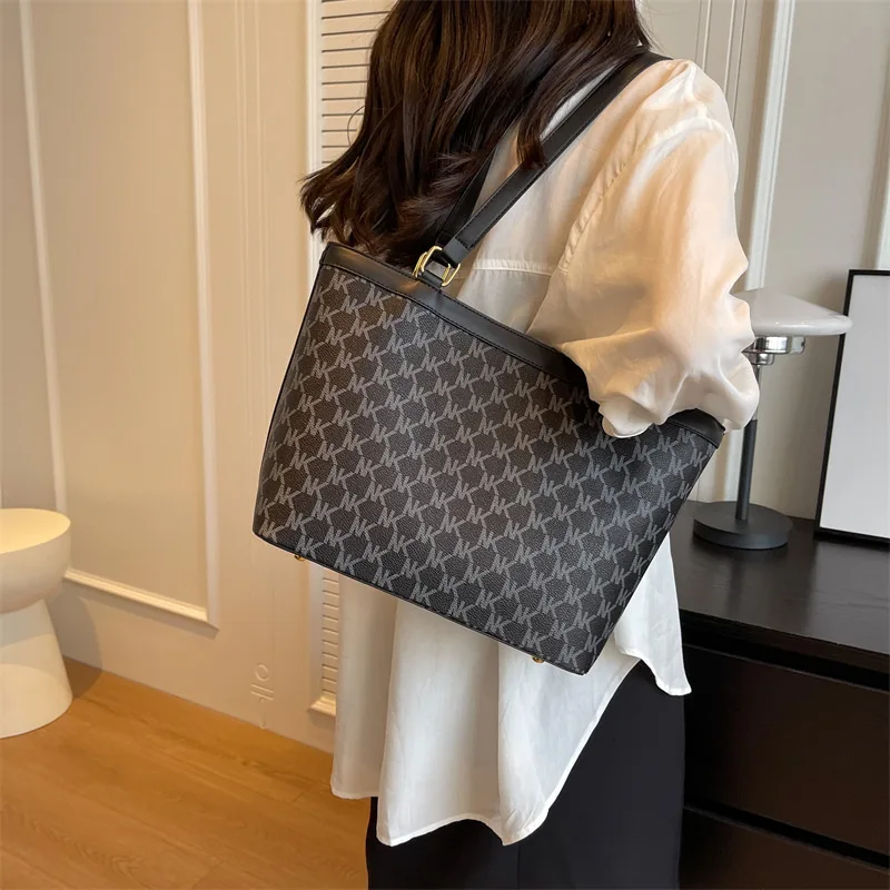 Autumn Big Women\'S Shoulder Bags 2023 Fashion Large-Capacity Letter Printing Women Tote Bag Top Leather Ladies Shopping Handbags