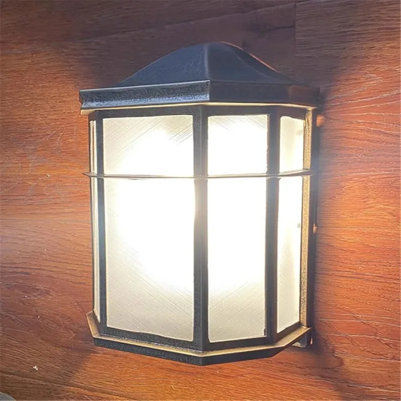 

Rustic Vintage E27 Outdoor Wall Sconce Lantern Light with Frost Acrylic Shade - Ideal for Patio Porch Doorway