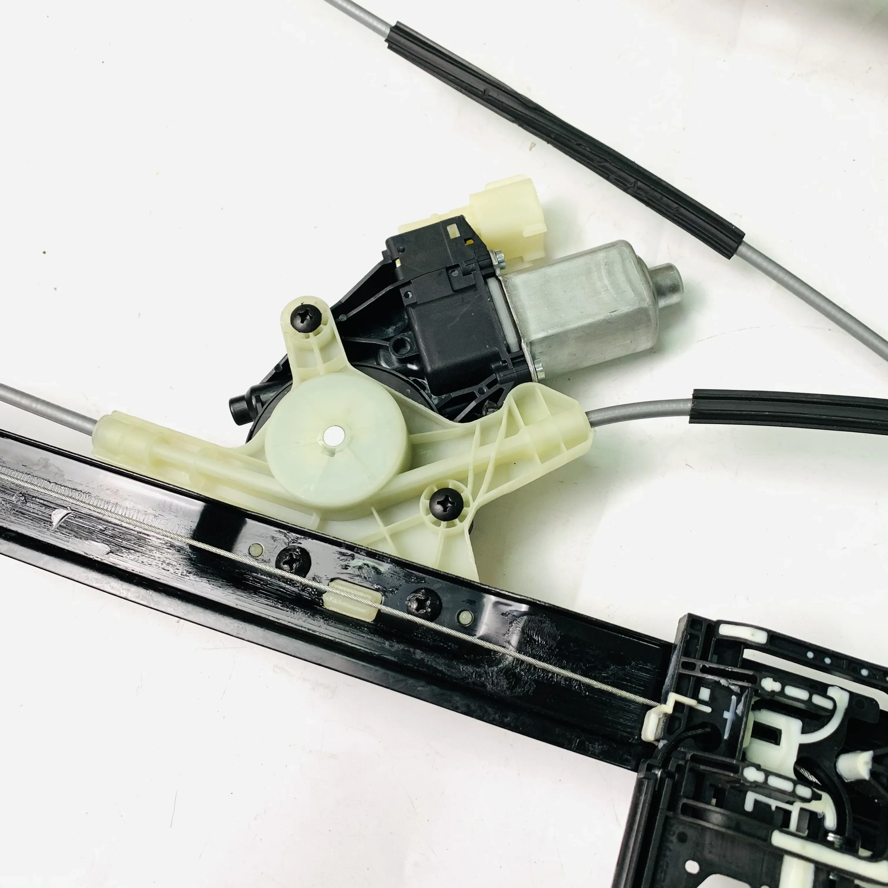 

Window Regulator LR098182 For Land Rover Range Rover 2013 rl098183 Install the right rear
