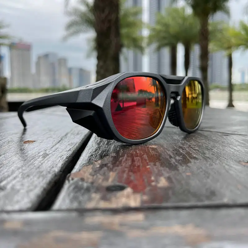 

Professional outdoor mountaineering polarizer snow mountain hiking all-round protection Taiwan-funded PC high contrast