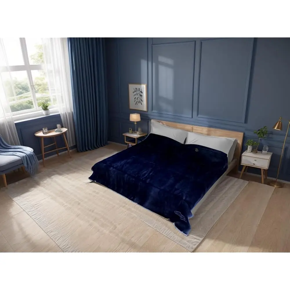 

Однотонное темно-синее корейское норковое одеяло King — темно-синее