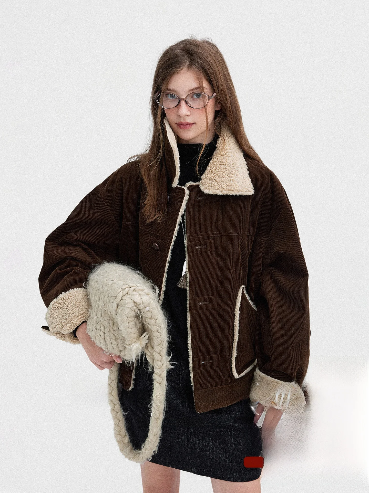 

Nordic Vintage Cotton Jaet Women's Cheered Collar Lamb Fur Box pe Coat Briti Sle Loose Fit Regular Sve Long Coat