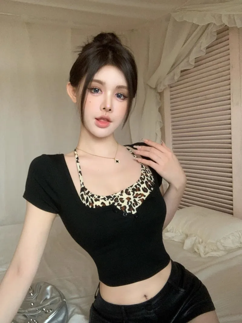 تي شيرت نسائي قصير الأكمام، ملابس صيفية جمالية كورية فريدة من نوعها مطرزة بالزهور من القطن الناعم