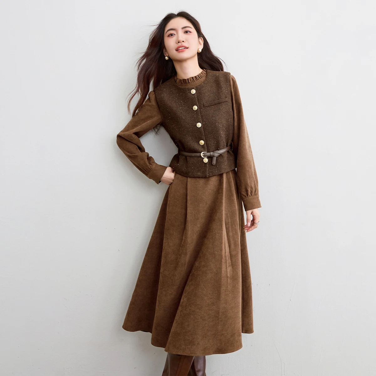 

SENTUBILA Elegant 2 Piece Set for Women Autumn 2026 New Stand Collar Peach Skin Velvet Dress & Sequined Wool Belt Vest W53ZB3659