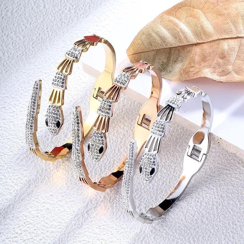 Fashionable Retro D… - image