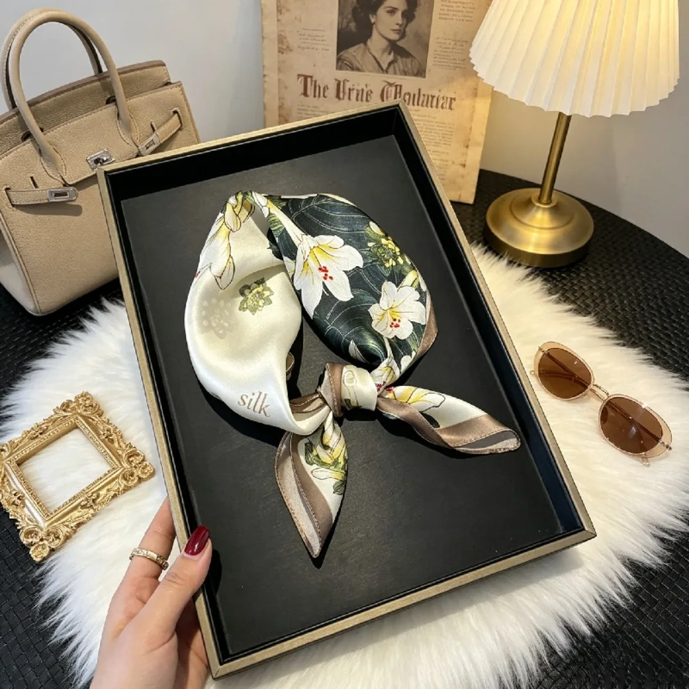 

Silky Texture Silk Scarf Small Square Scarf Thin Versatile Multi-purpose Headband Silk Scarf Shirt Skirt Decorative Scarf