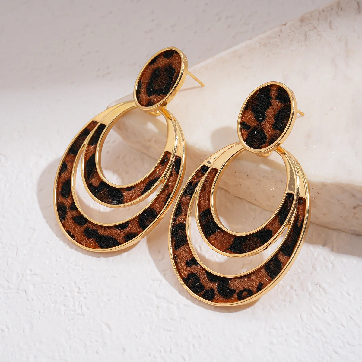 الرجعية جوفاء هندسية جولة ليوبارد طباعة الفضة إبرة الأقراط الخريف والشتاء الأزياء المتخصصة الأقراط الراقية #4