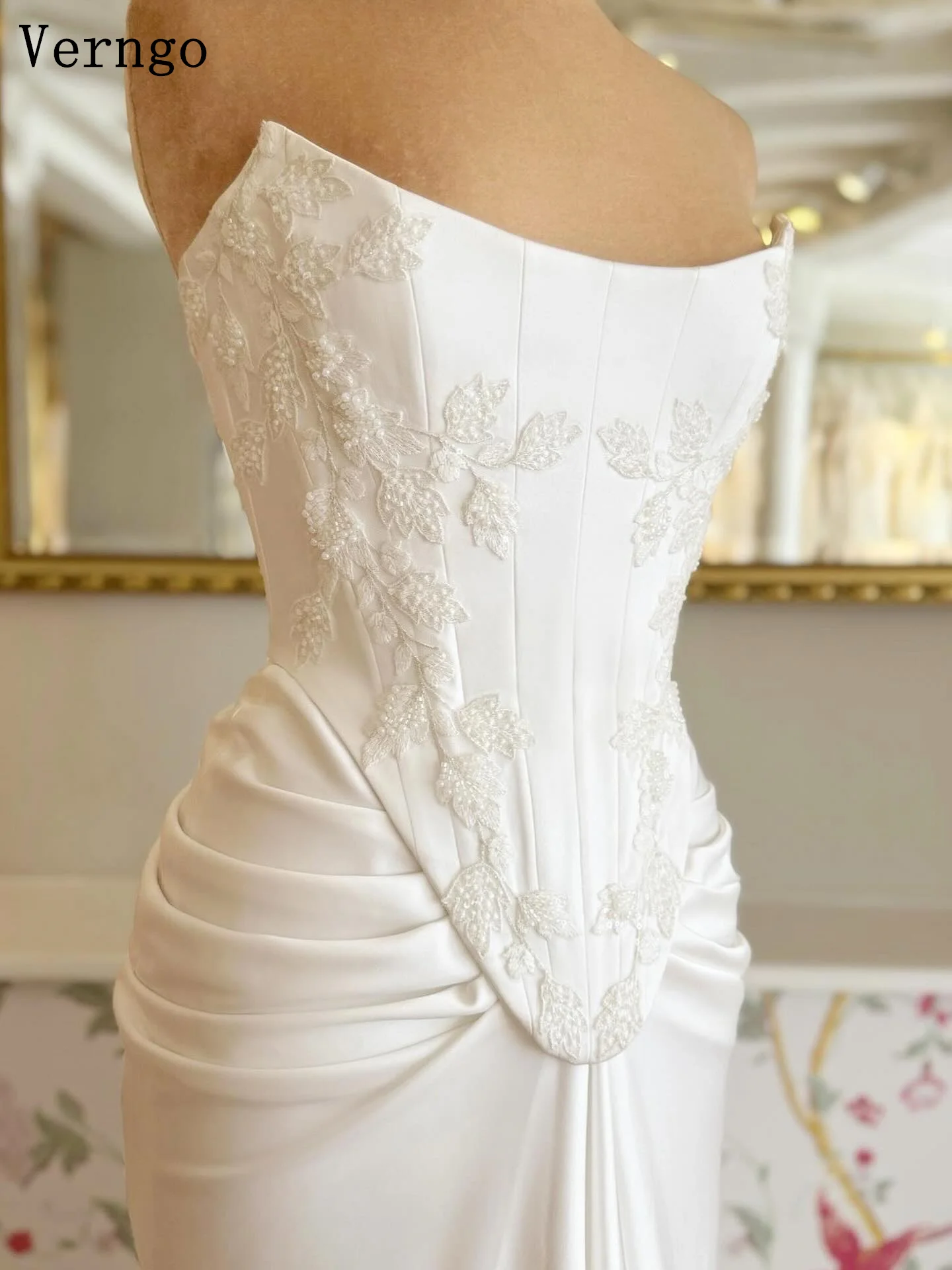 Verngo lvory Crepe Wedding Dress Strapless Mermaid  Bridal Gowns Pleat Sweap Train Bride Dress Customized vestido de satén
