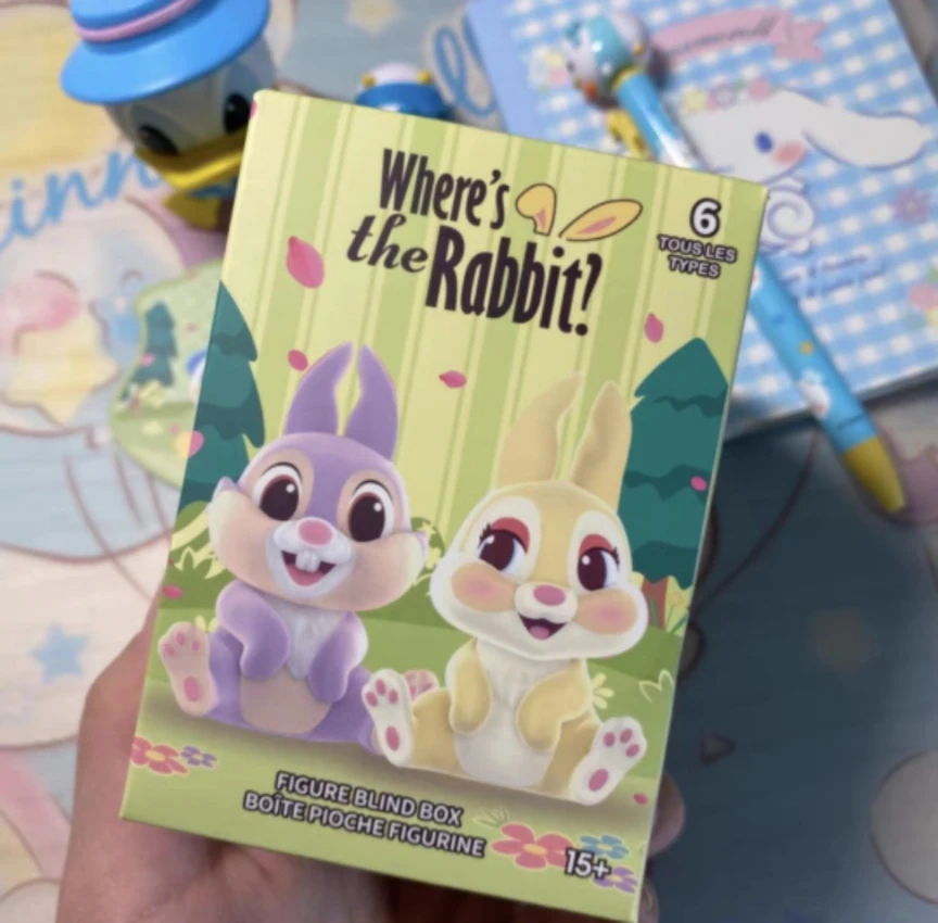 متوفر في أنماط المخزون سلسلة Miniso Disney حيث يوجد صندوق أعمى على شكل أرنب ويني بير