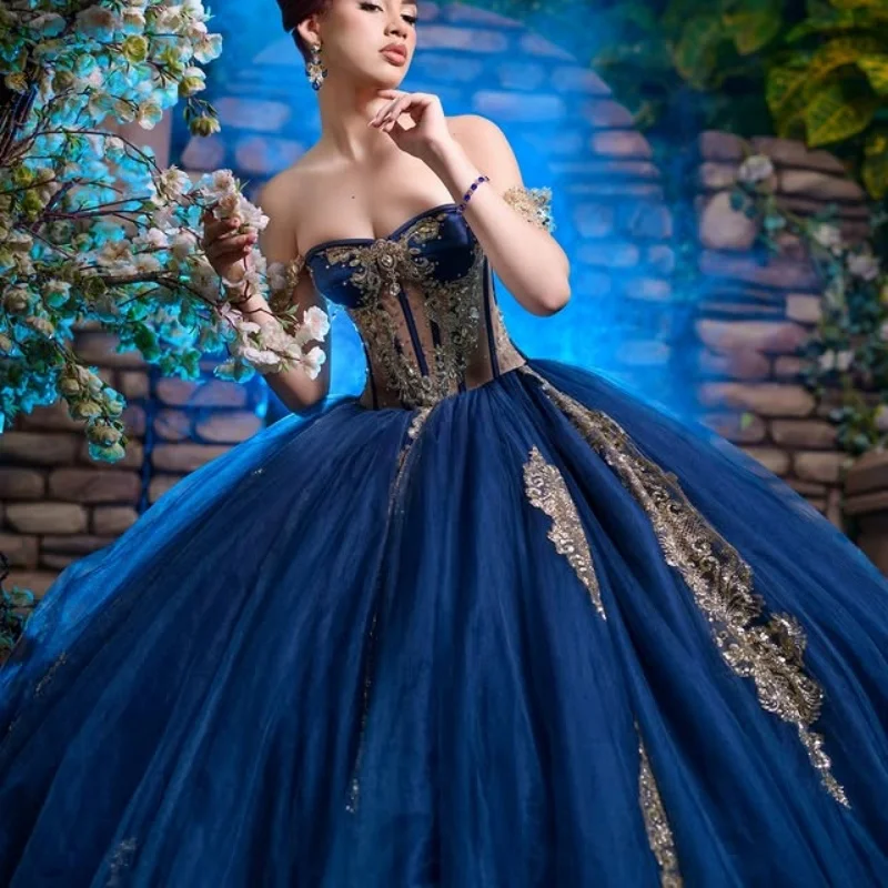 Maßgeschneiderte blaue Quinceanera-Kleider aus der Schulter, goldene Pailletten-Applikation, Kristallspitze, langer Schwanz, Vestido De 15 Quinceanera