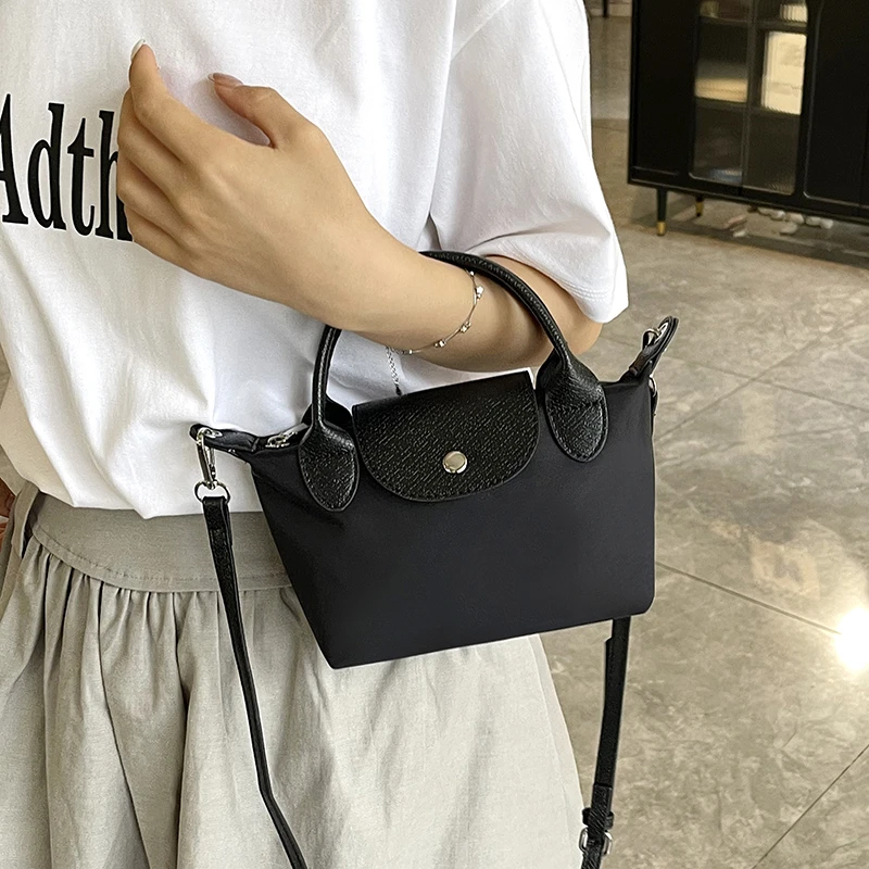 

Дизайнерская большая сумка премиум-класса — женская просторная кожаная сумка с усиленным основанием и модным принтом с монограммой