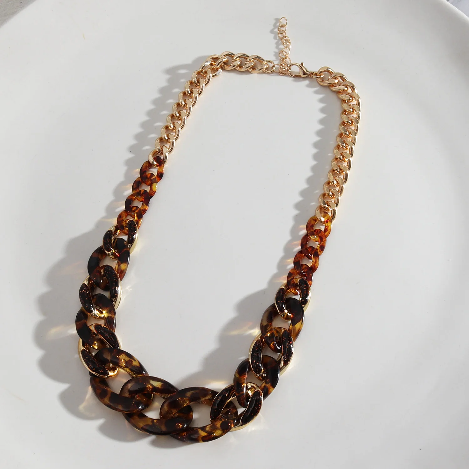 Gold Metal and Enamel Acrylic Chunky Link Short Chain Necklace for Women Fashion Tortoise Leopard Resin Chokers Jewelry