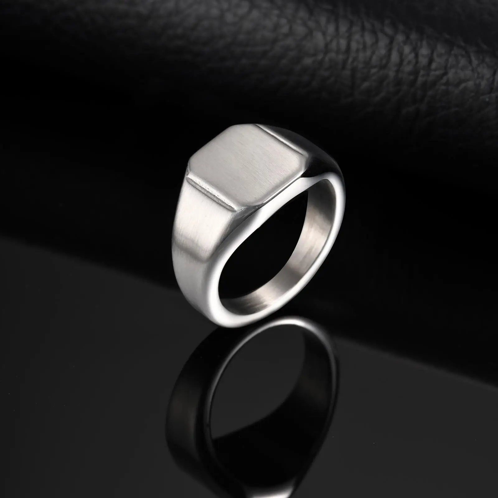 남성 여성을위한 실버 컬러 스퀘어 인장 반지, 브러시 스테인레스 스틸 링 밴드 링, 기본 Chunky Ring Thumb Ring
