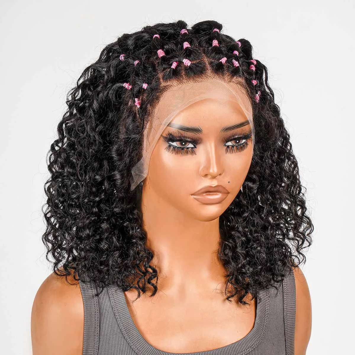 200% Плотность 13x4 HD Кружевной фронтальный парик Предварительно выщипанные Предварительно отбеленные Предварительно вырезанные вьющиеся волнистые парики с косой Натуральный черный цвет человеческих волос