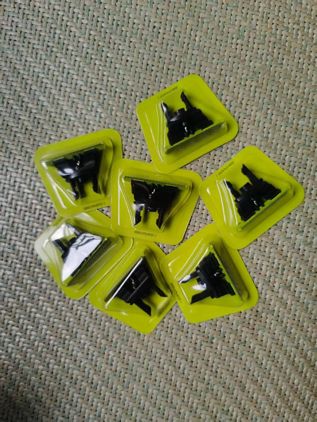 Рисунок 5 - Комплект для замены электробритвы