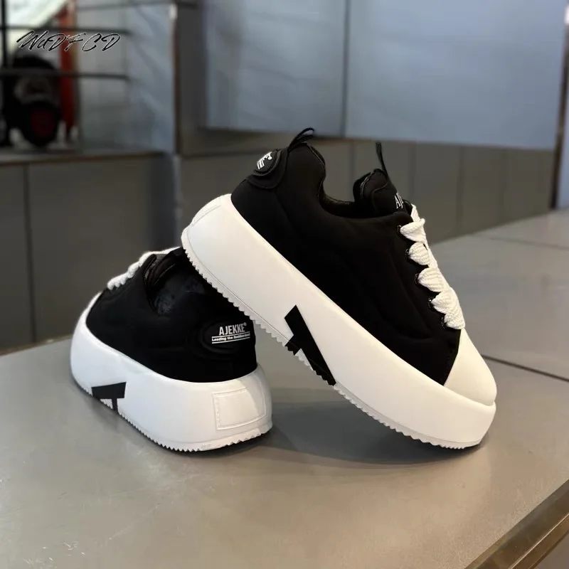 

Chunky Sneaker Men Designer Winter Plush Warm Board Shoe Fashion Casual Microfiber Leather Upper Height Increased Platform Shoes