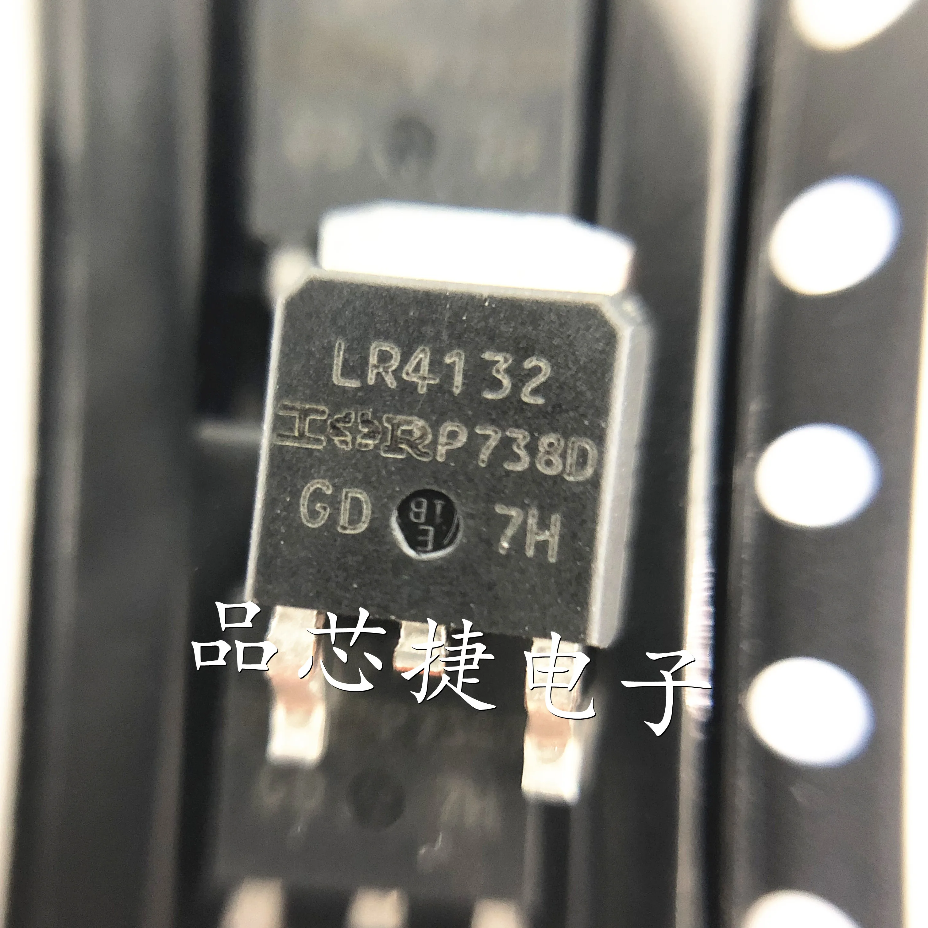 

10pcs/Lot IRLR4132TRPBF Marking LR4132 TO-252 MOSFET N-Channel 30V 160A DPAK