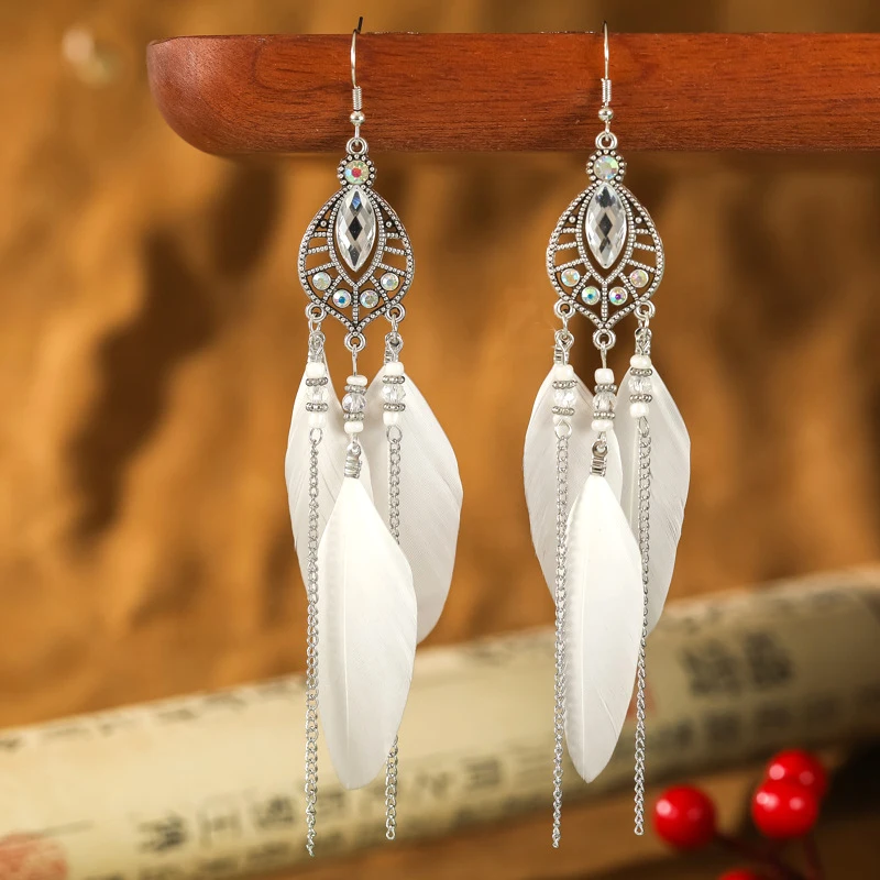 Bohemian Water Drop Feather Earrings for Women Fashion Elegant Fresh Rhinstone Chain Tassel Earrings Party Vacation Jewelry