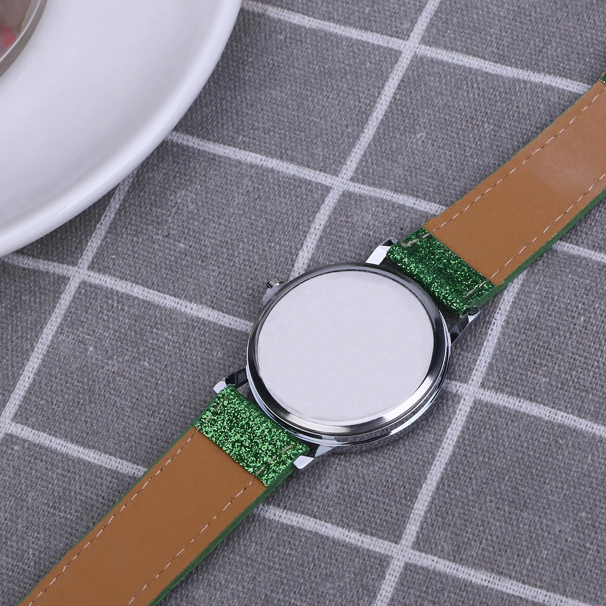 

Luxury Alloy Black Christmas Women's Quartz Watch Snowflake Face Stylish Fashion Wristwatch Gift for Lady Mother Girlfriend Wife