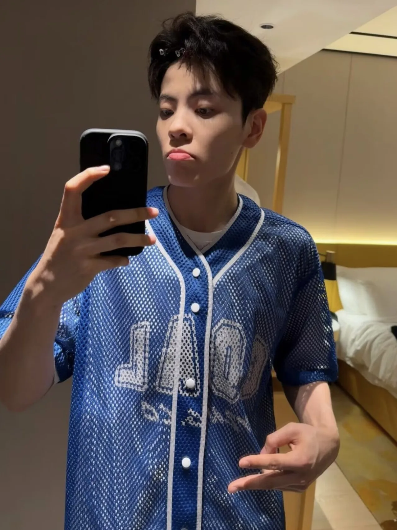 

Свободная американская уличная одежда ort Sve Открытый кардиган ex Дышащее легкое летнее волокно из полиэфирного волокна с вырезами...