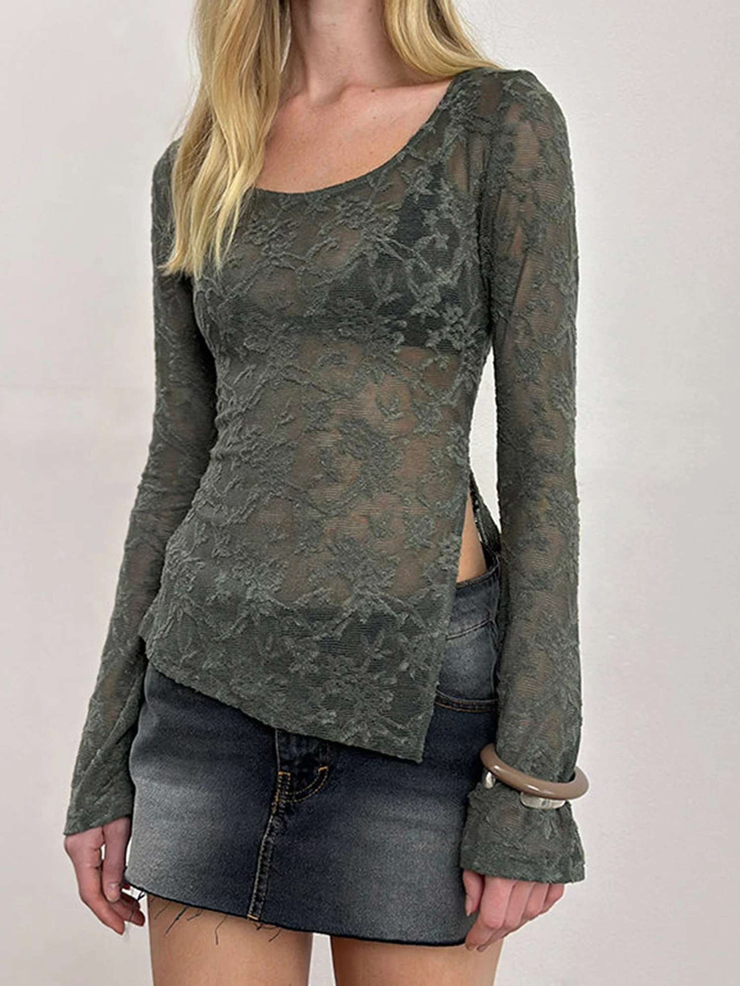 Camiseta feminina transparente de manga comprida com acabamento em renda e gola redonda e detalhes de fenda – Top sexy para clubwear