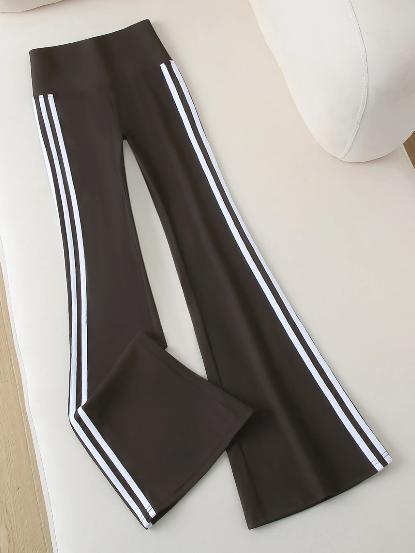 Damskie spodnie do jogi z wysokim stanem, w paski, lekko rozszerzane, z efektem modelowania brzucha i podnoszenia pośladków, codzienne, sportowe, długie.