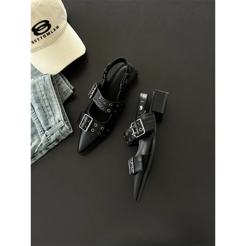 2025 خريف شتاء جديد النمط الفرنسي ماري جين مضخات أشار تو حزام مشبك ديكور خمر حذاء كعب مكتنز