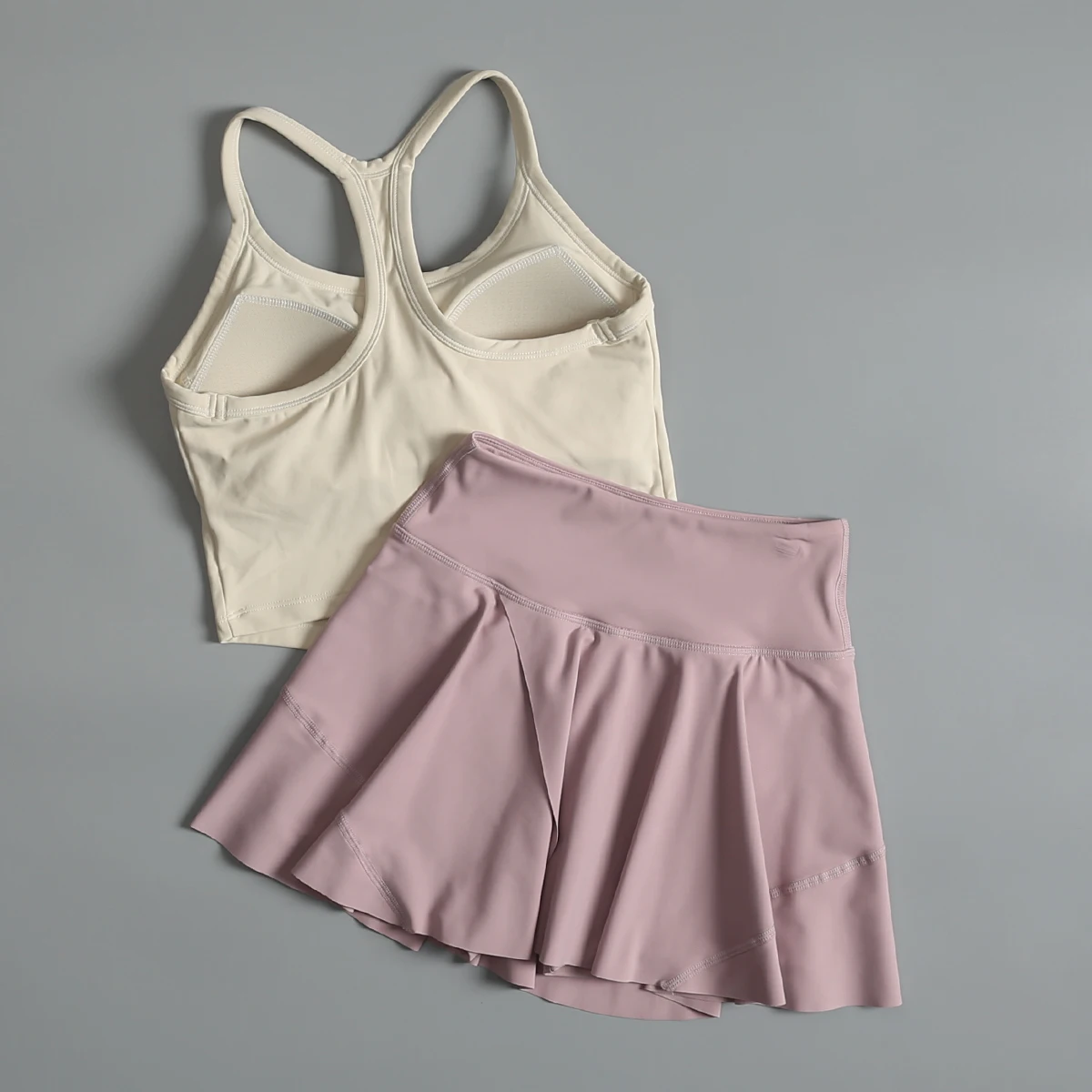 

Спортивный костюм для бадминтона для женщин летом, новый костюм для фитнеса, быстросохнущая теннисная короткая юбка, красивая спина, костюм для йоги, жилет