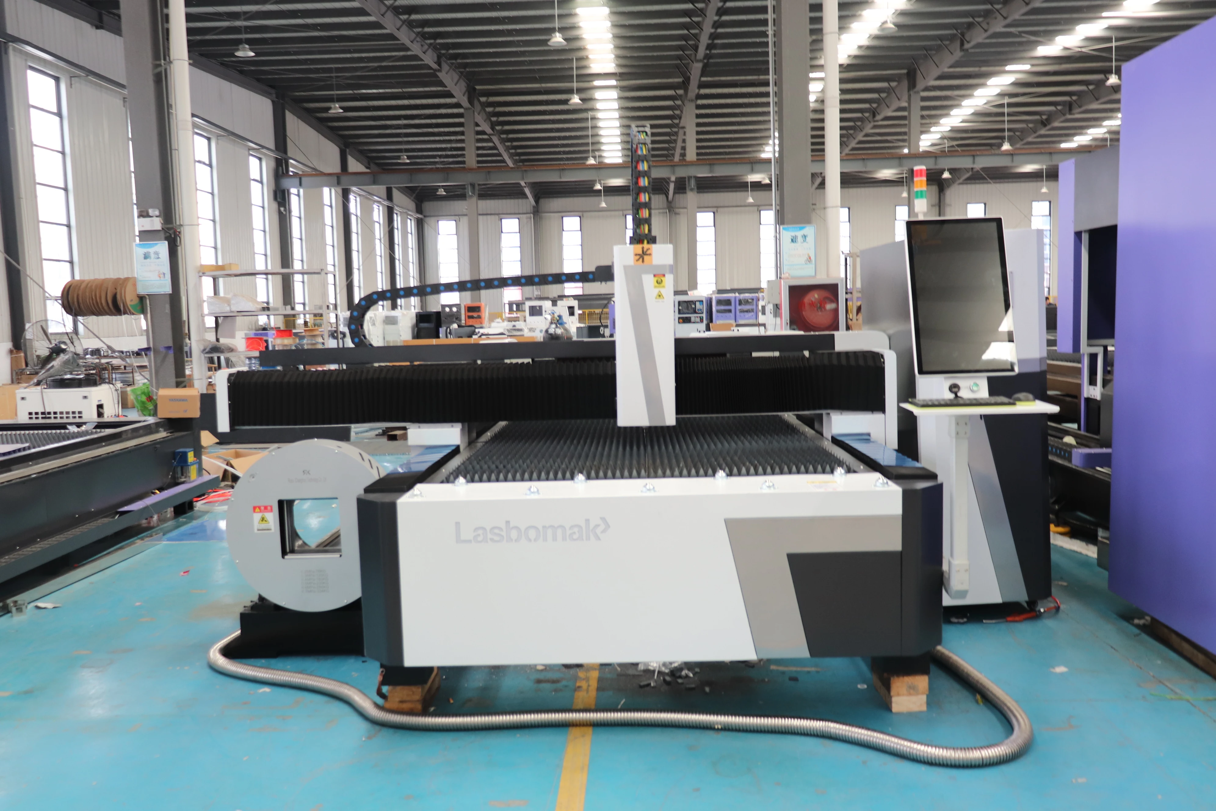 섬유 레이저 절단기 1000W 2000W 3000W 6000W 금속 절단기 레이저 기계 강철 및 금속 튜브 레이저 절단기