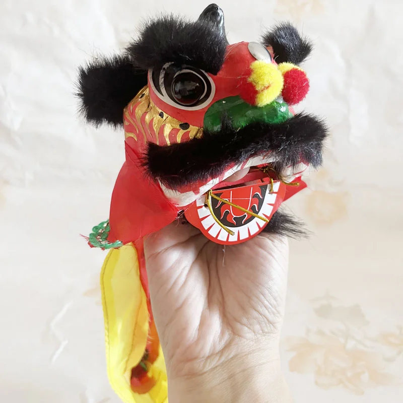 

Handmade Lion Dance Mini Ornaments Intangible Cultural Heritage Handicraft Gifts Painted and Finely Colored