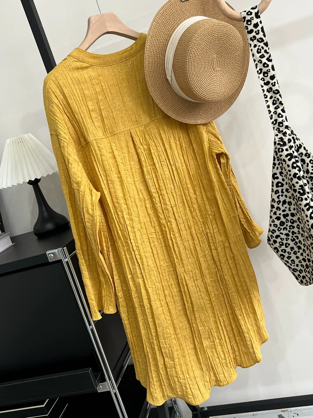 Zara Clermont: Why This Pleated Linen Blend Dress Became My Go-To for Urban  Autumn Days