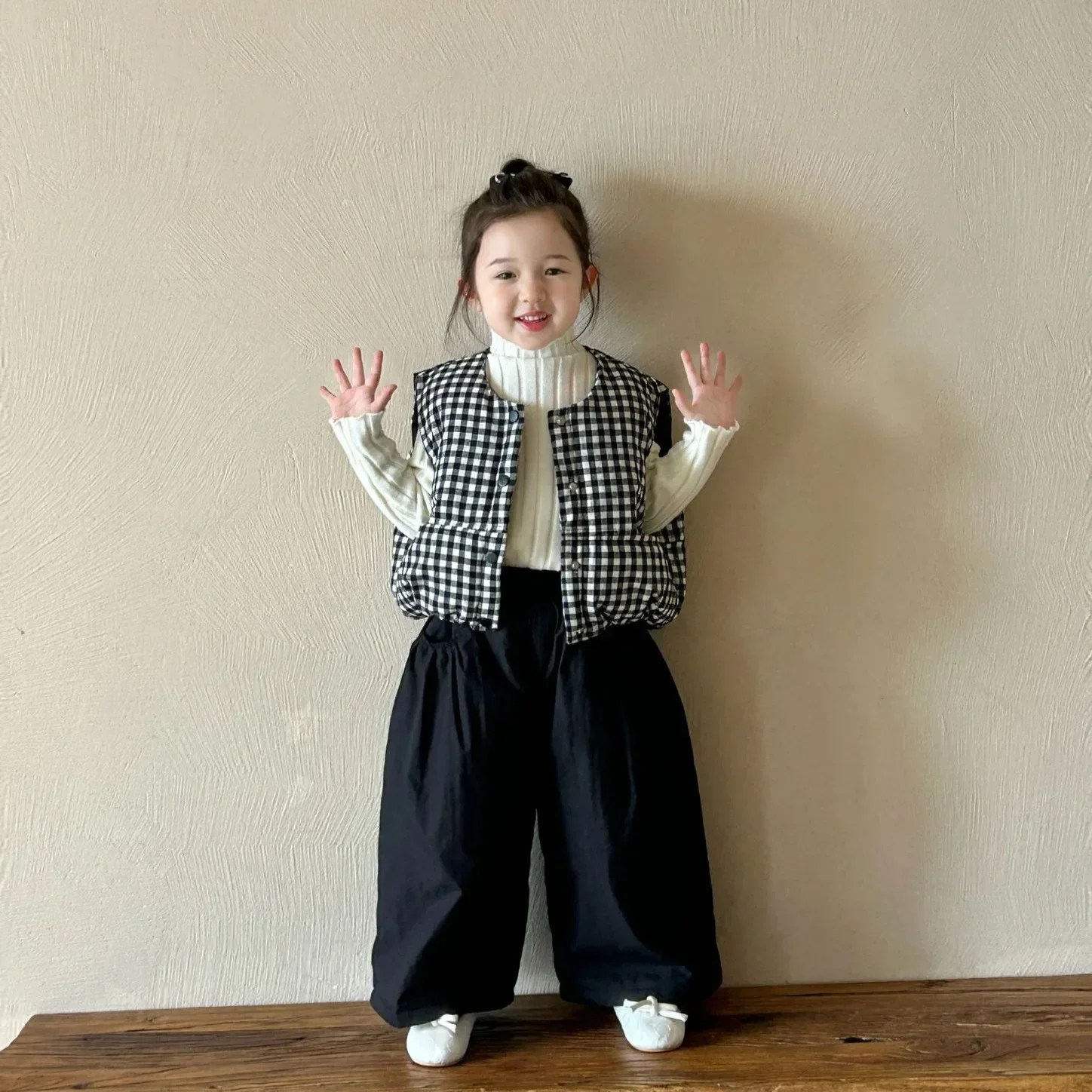 Girls Suits 2024 New Winter Childrens Wear Korean Girl Baby Retro Gingham Cotton Vest Sweater Cotton Pants Three-piece Set