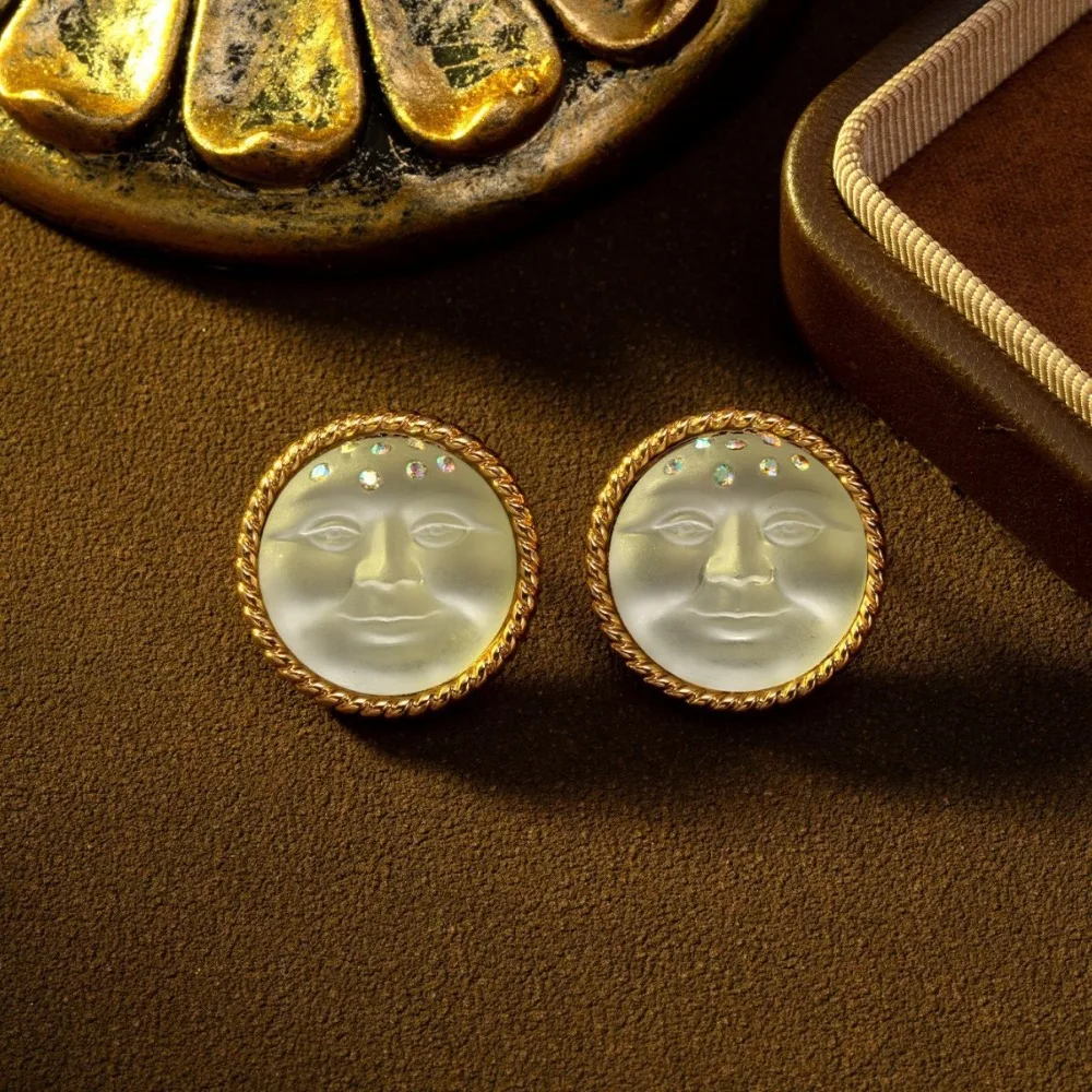 

Original KF Maon Face Tassel Set – Vintage Carved Design for Throat Chakra Alignment & Attracting Authentic Self-Expression