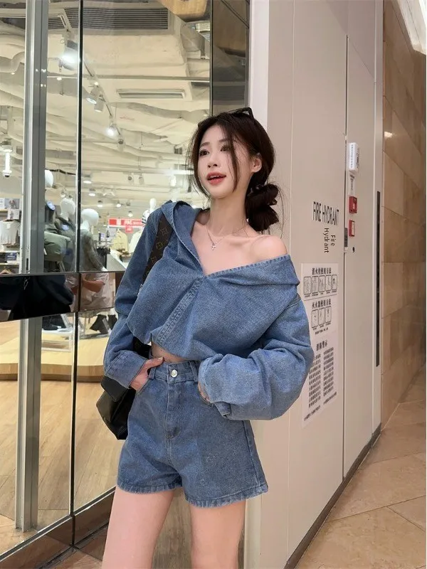 

Retro Casual Elegant Set Women's Spring 2026 New Long Sleeve Hoodie High Waist Straight Leg Short Pants Two Piece Set