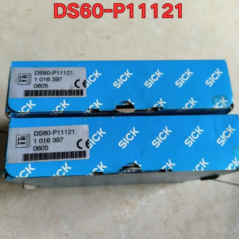 

New DS60-P11121 photoelectric sensor